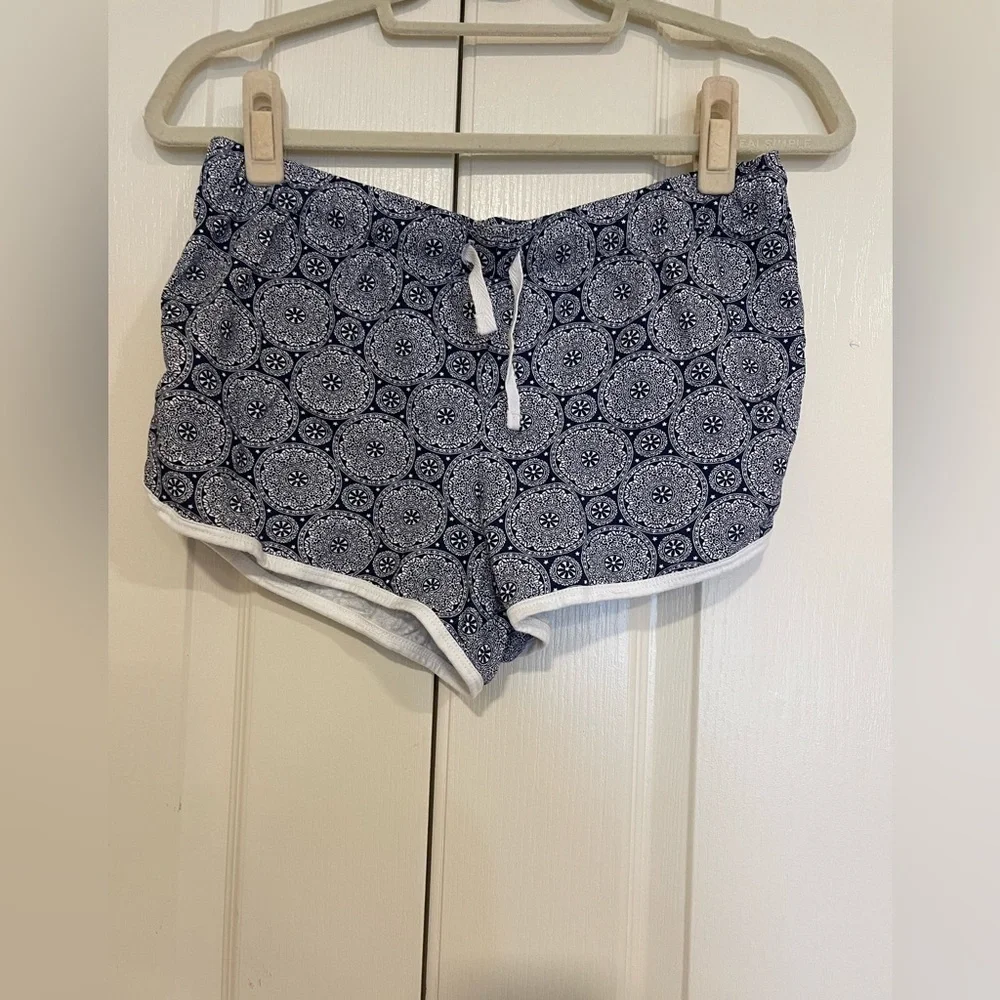 Atmosphere blue and white mandala shorts​​​​​​​​